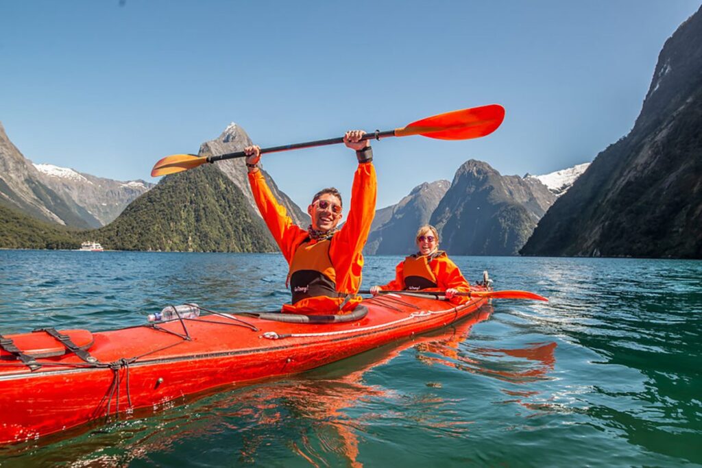 couple-on-kayaks