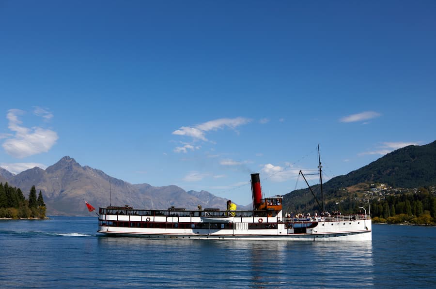 queenstown-family-activities-earnslaw