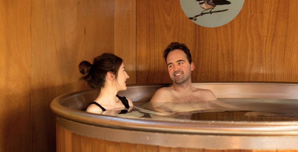 queenstown-holiday-park-hot-tub